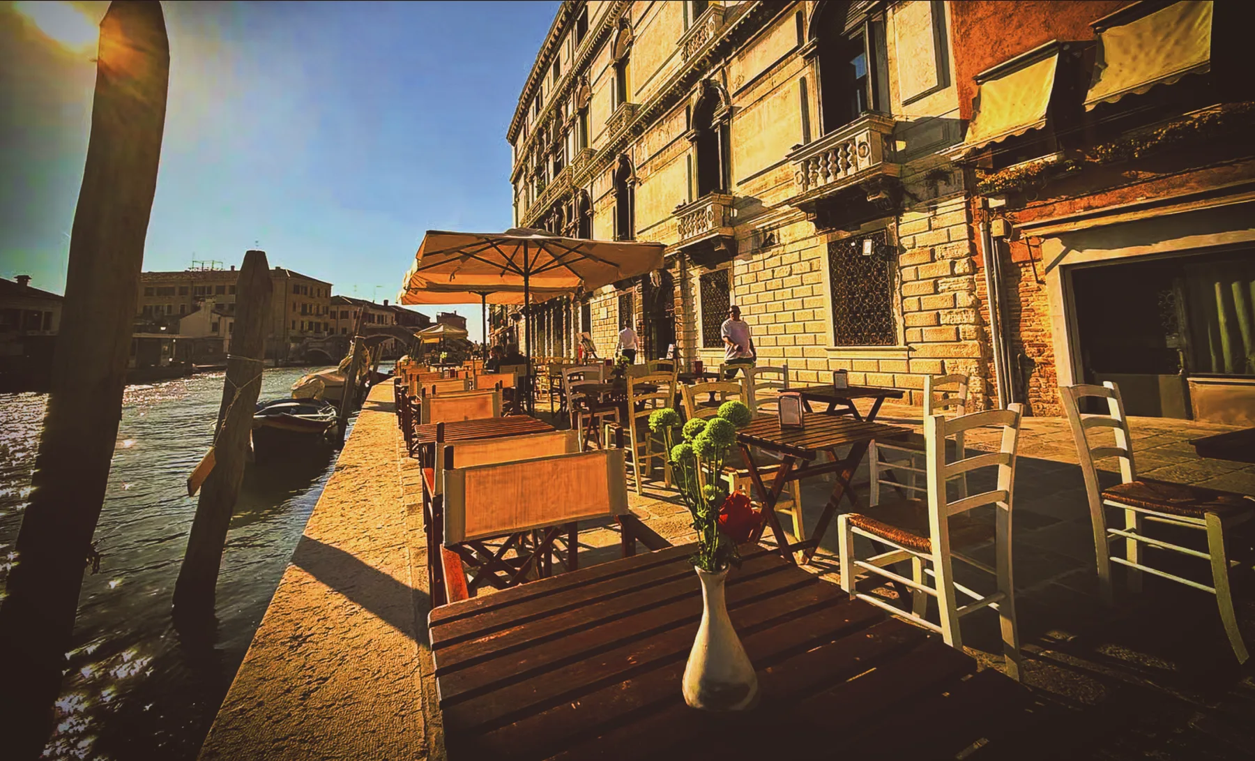 Dehor e terrazza sul canale del Laguna Libre