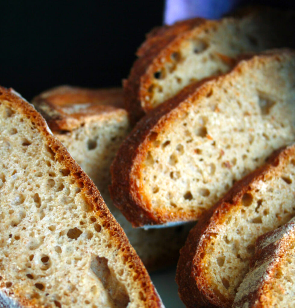 Pane fatto in casa del Laguna Libre, con farine biologiche di grani antichi